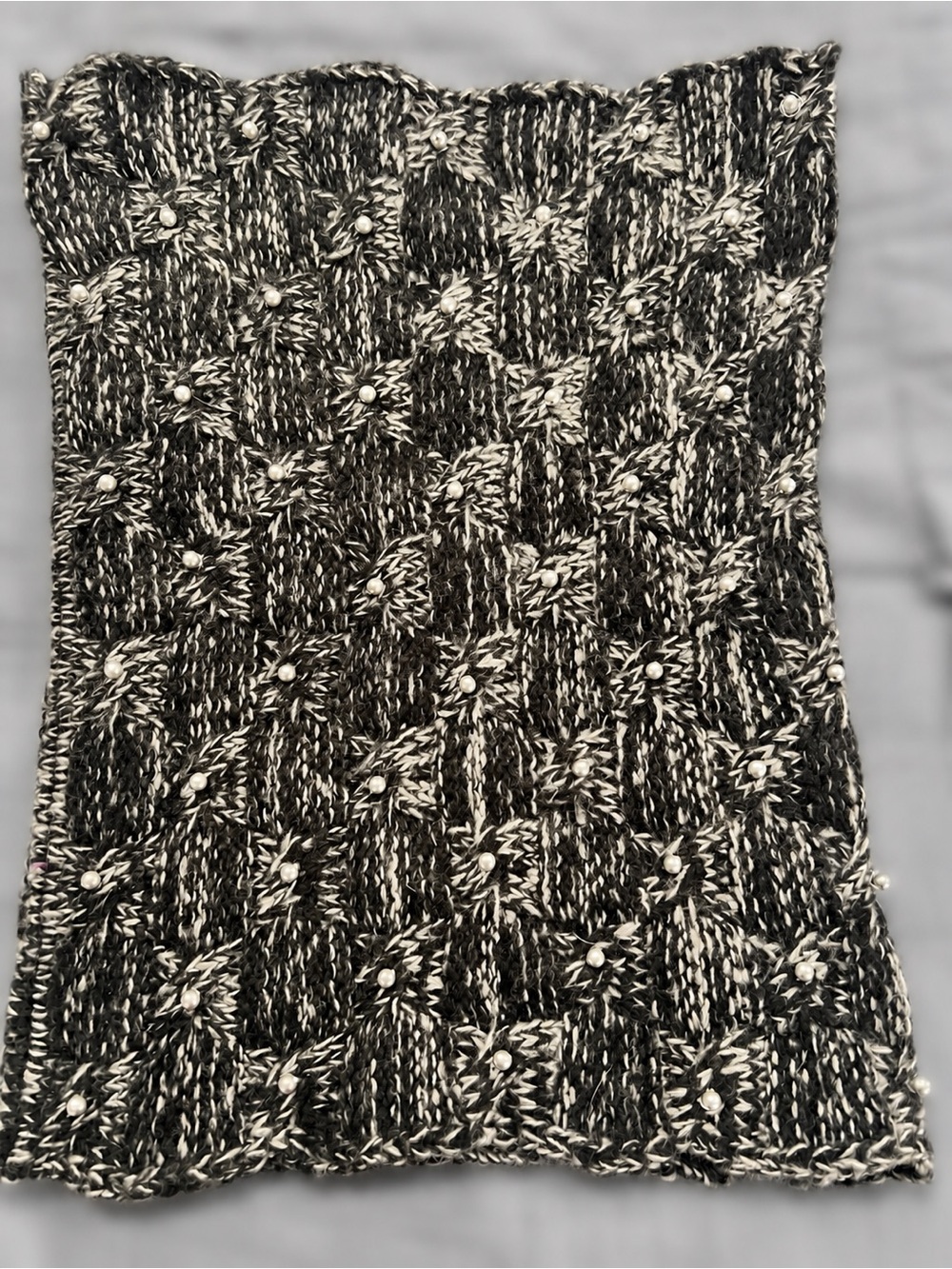 Betsey Johnson Pearl Cable Knit Infinity Scarf – Black & Ivory